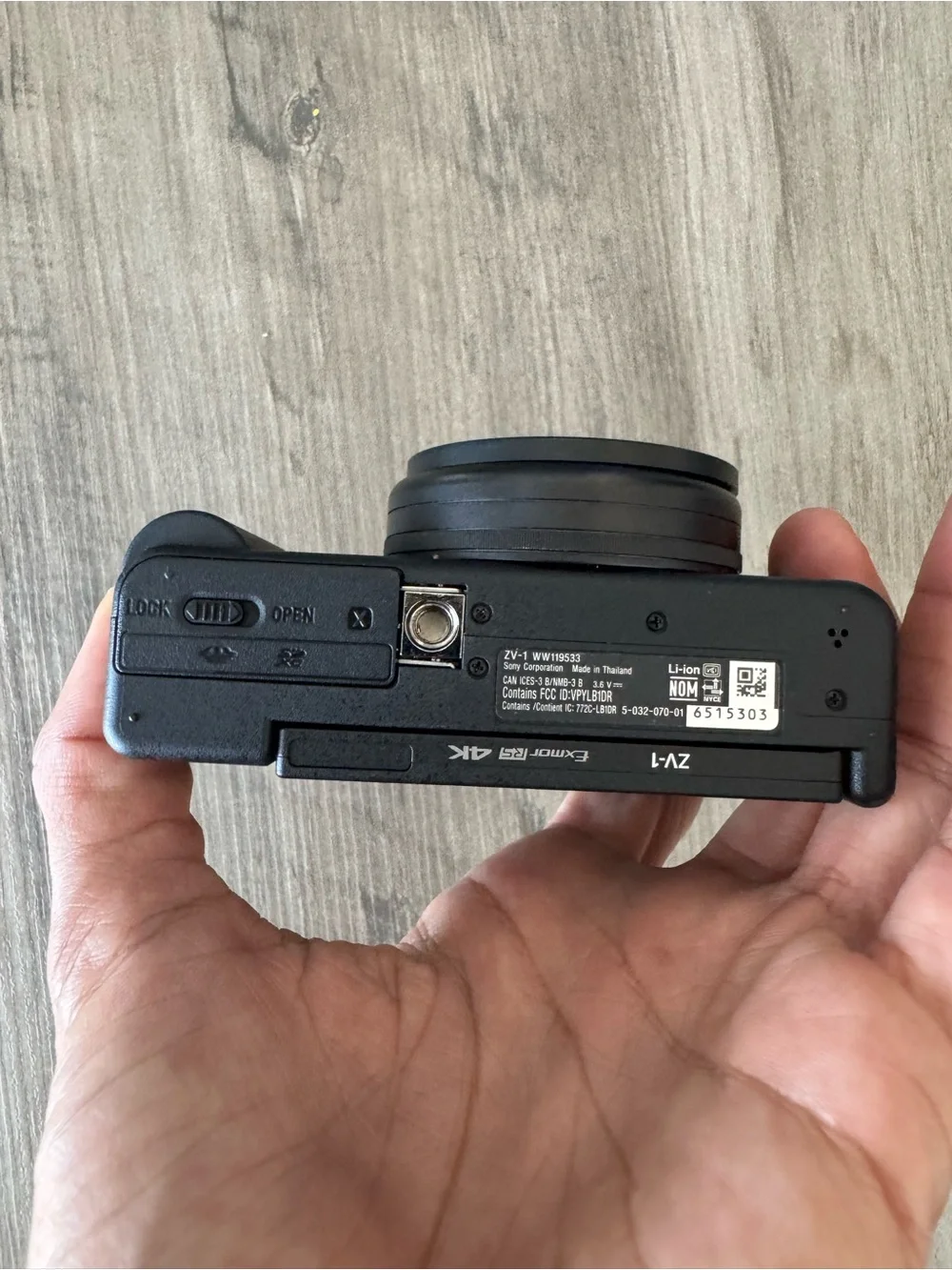 Sony ZV-1 Digital Vlogging Camera, Accessory Kit with Purple Carrying Case